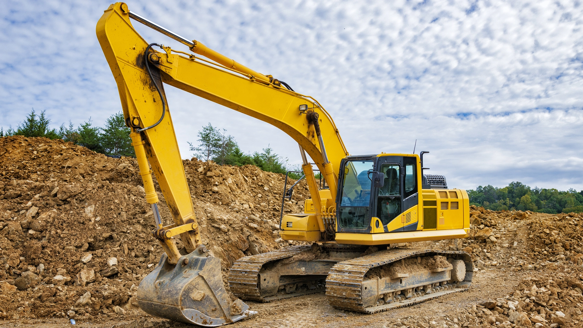 Hydraulic mining shovel