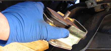 How to replace motor mounts
