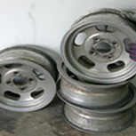 Set of aluminum wheels that need buffing