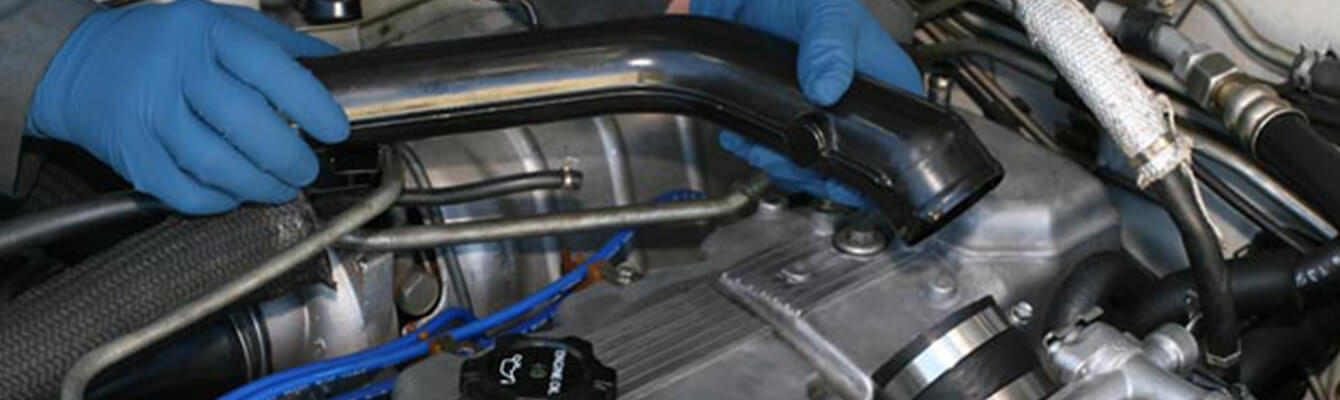 Remove the valve cover bolts Remove the valve cover bolts