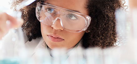 Mobil technician working with sample